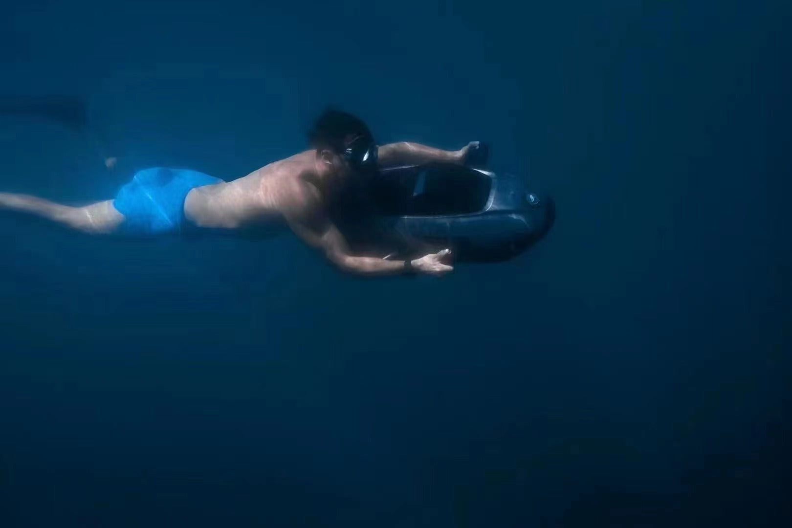 HAVOSPARK H9 Electric Underwater Scooter – 3.3kW Power, 40m Depth, 100min Runtime