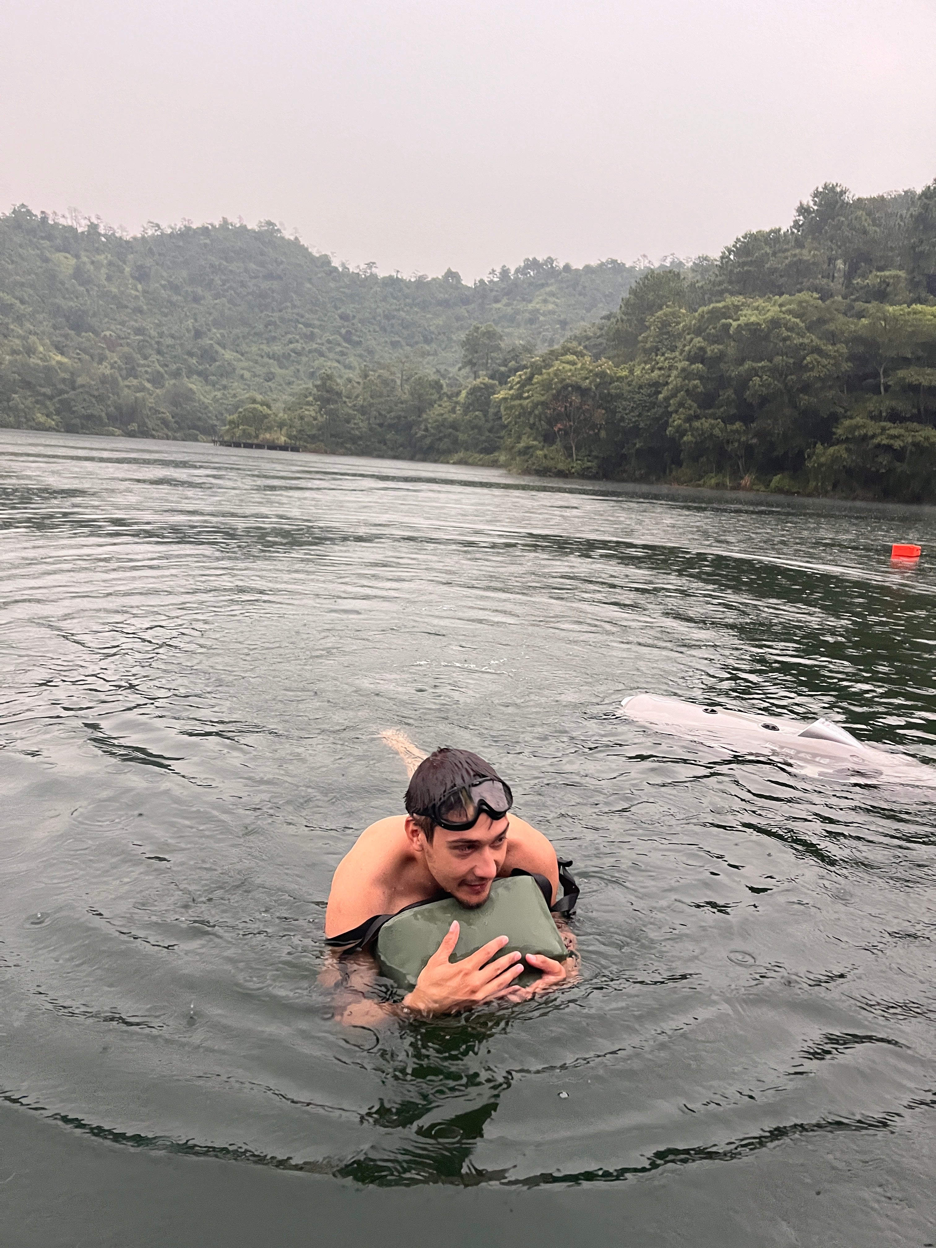 HAVOSPARK 25L Anti-Drowning Waterproof Floatable Backpack – Inflatable Survival Pack